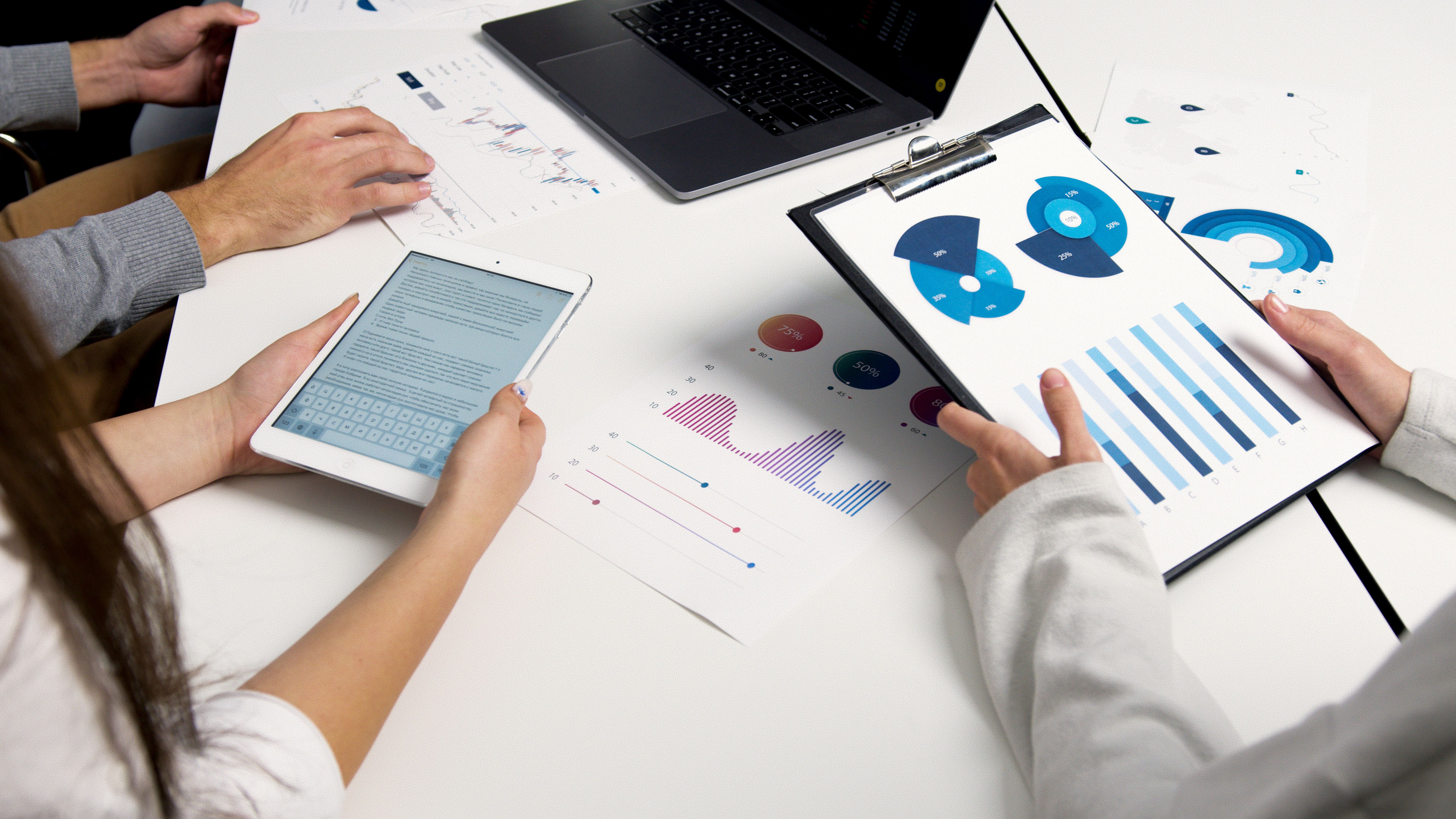 AI Data Visualization Trends 2025: From Automation to Insight Generation