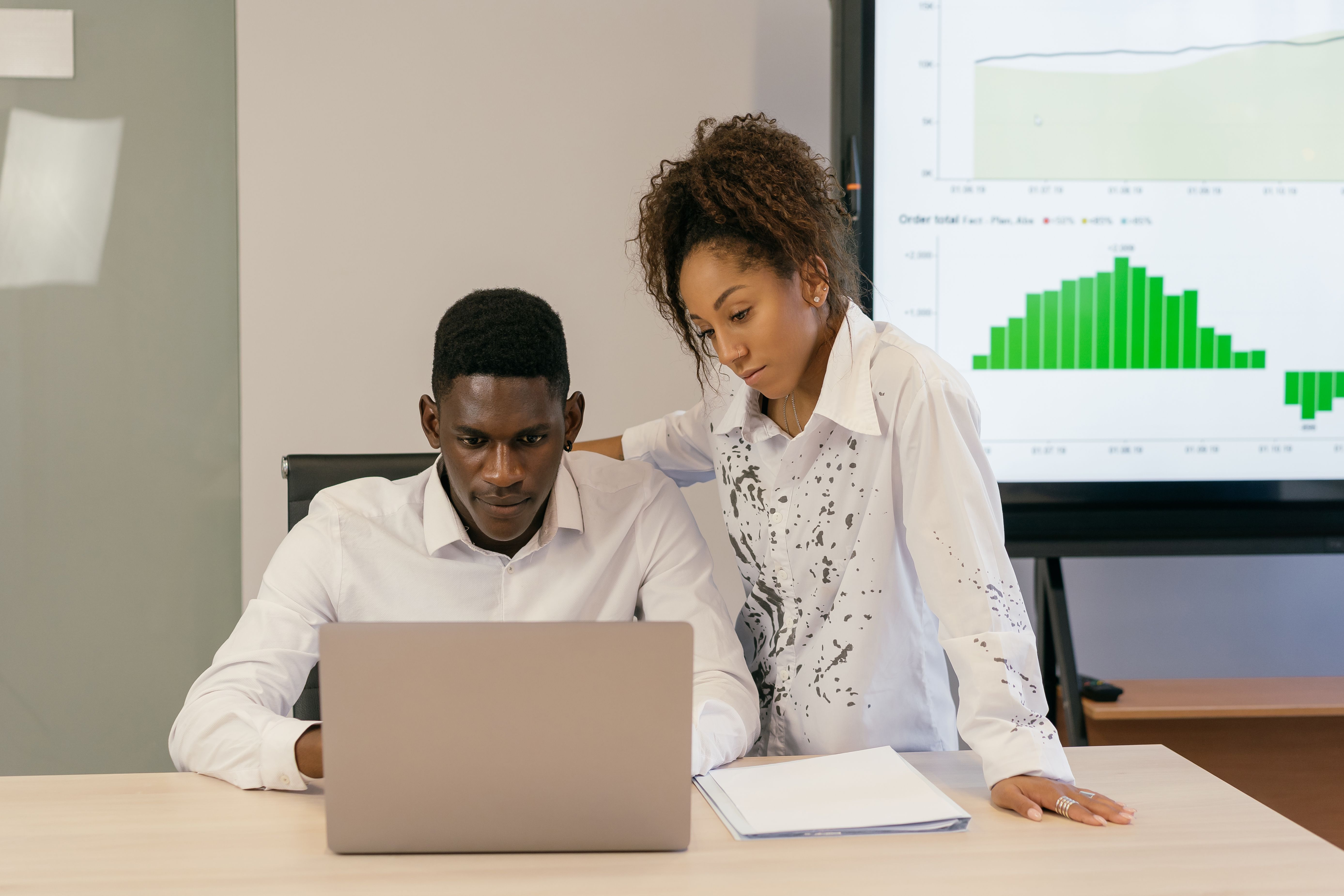 Pivot Tables vs Pivot Charts: When to Use Each
